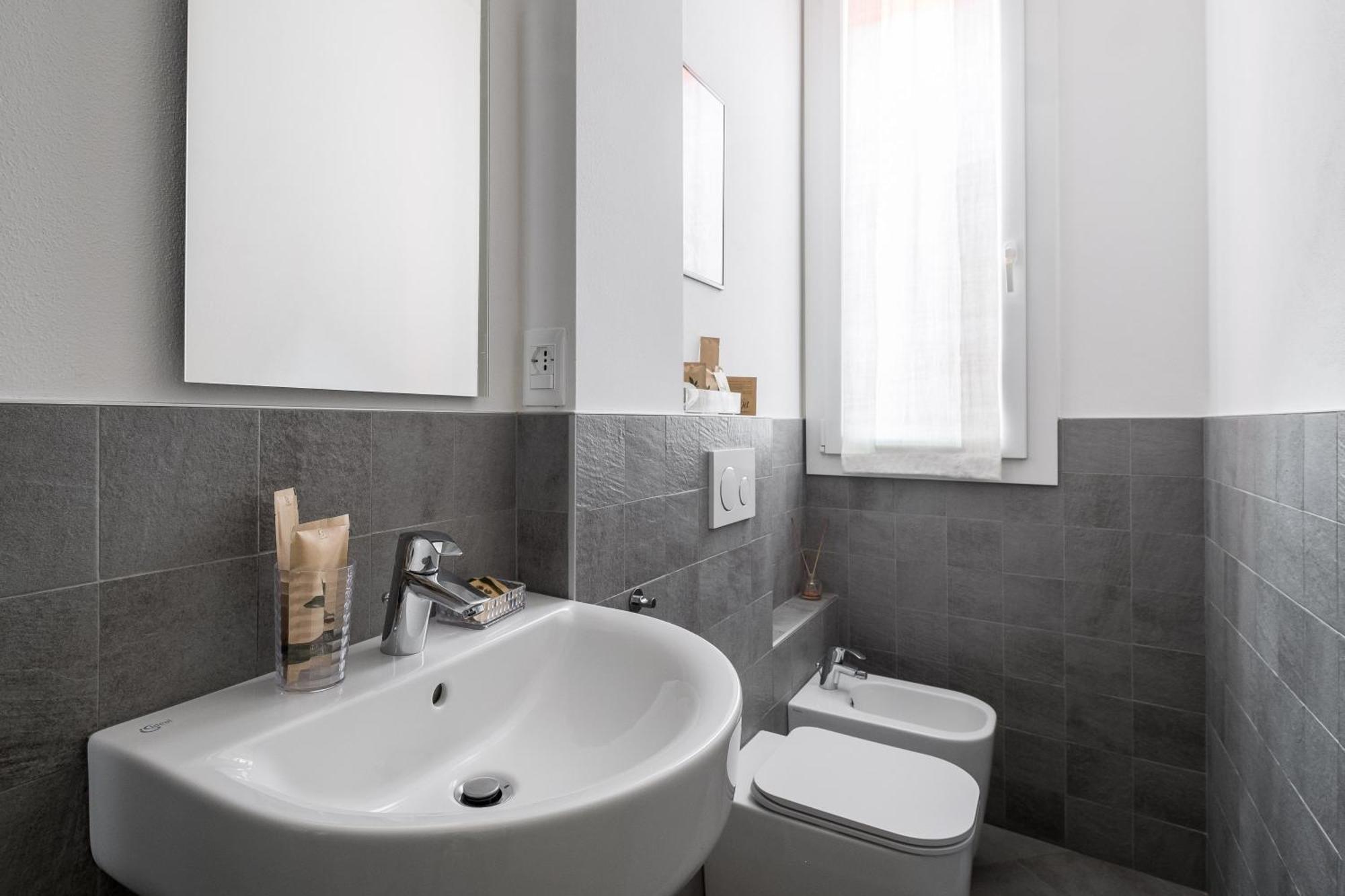 בולוניה Canonica Suites חדר תמונה